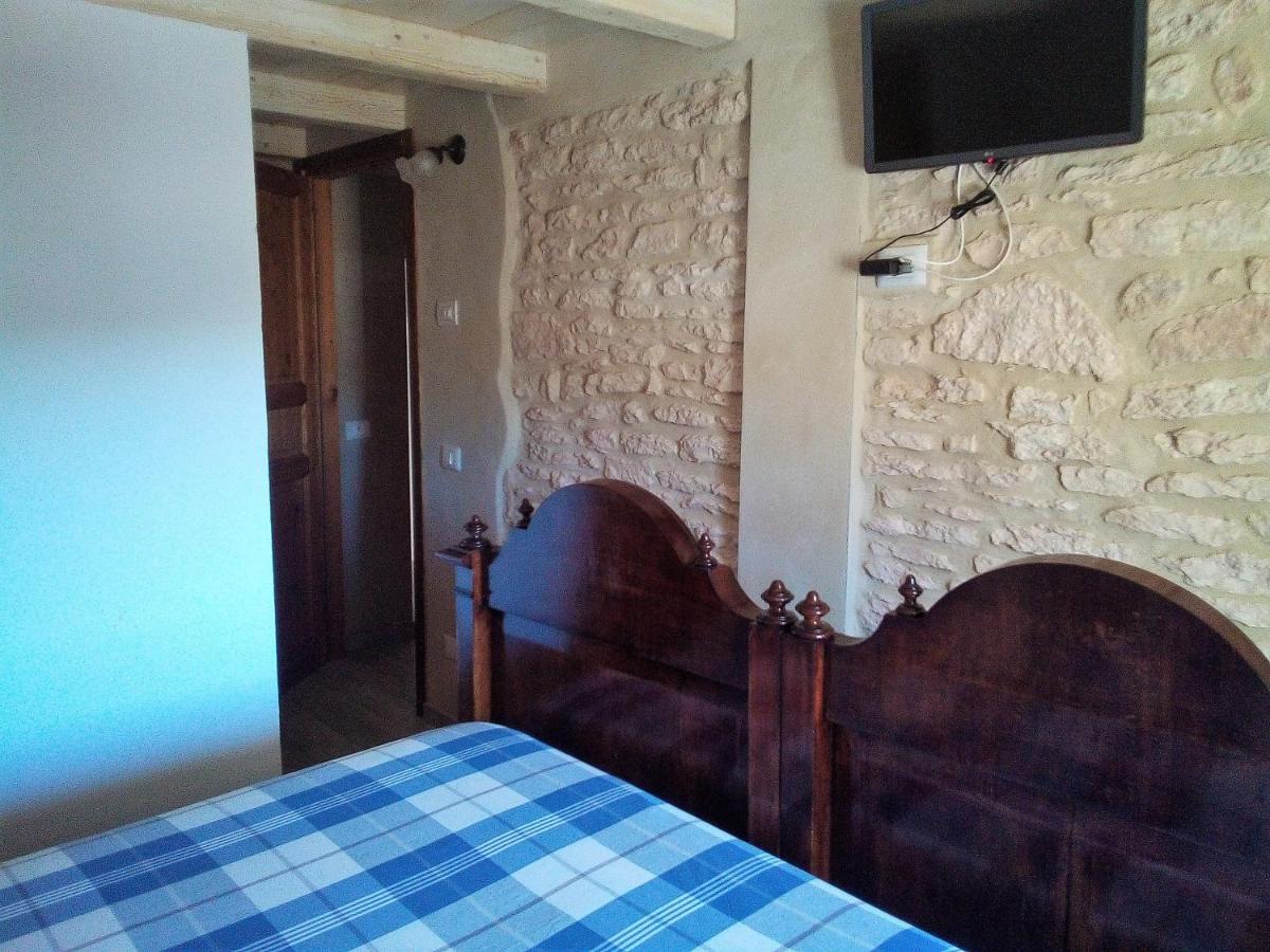 Da Andrea E Raffaella Guest House Sant'Anna d'Alfaedo Eksteriør bilde